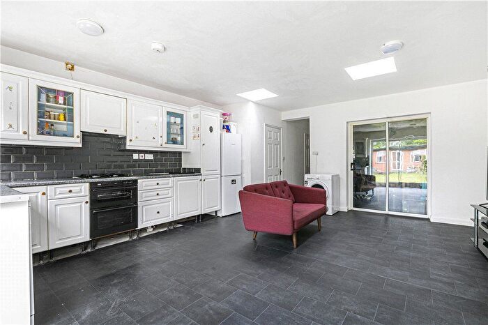 5 Bedroom Detached House To Rent In Mornington Crescent, Hounslow, TW5