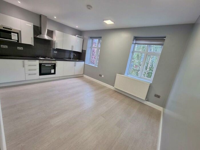 1 Bedroom Flat To Rent In Norwood Road, London, SE27