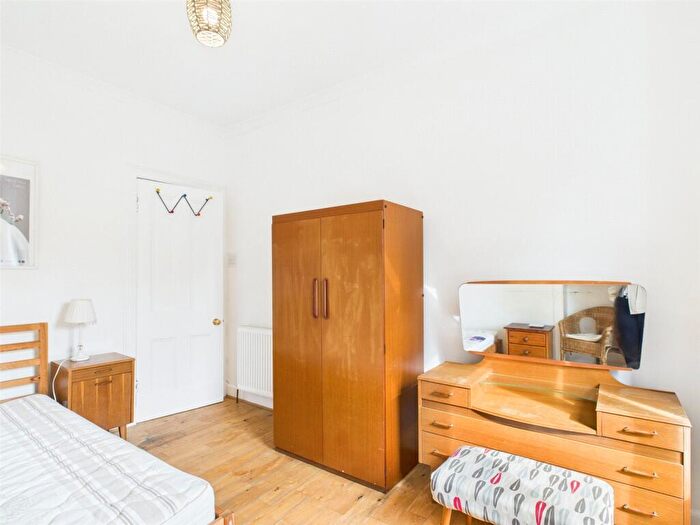 2 Bedroom Apartment To Rent In Brand Place, Abbeyhill, Edinburgh, EH8