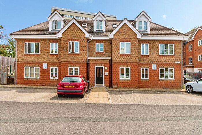 2 Bedroom Flat For Sale In Seaweed Close, Southampton, SO19