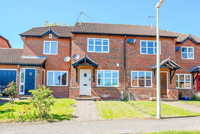 2 Bedroom Terraced House For Sale In Epsom Close, Leighton Buzzard, LU7