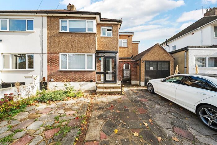 3 Bedroom Semi-Detached House To Rent In Bassetts Way Orpington, BR6