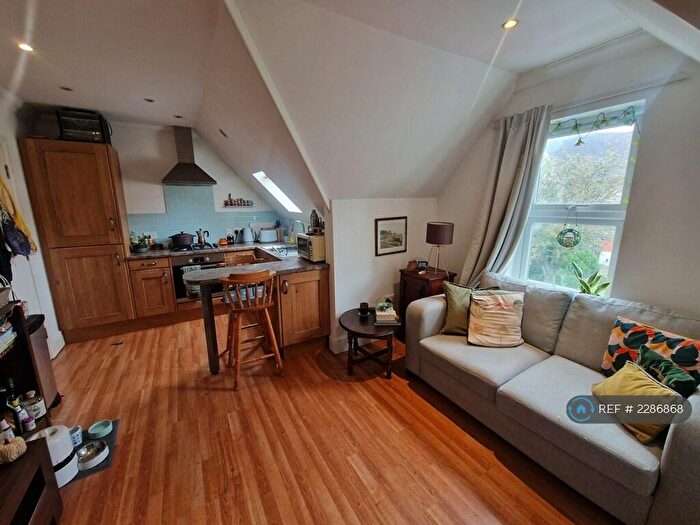 2 Bedroom Flat To Rent In Blenheim Park Road, South Croydon, CR2