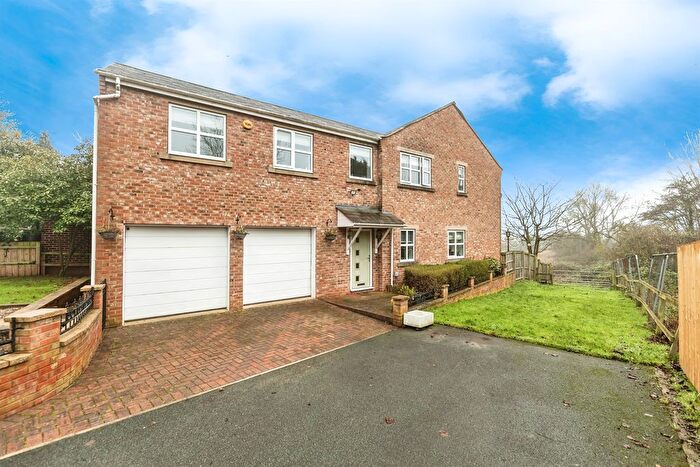 4 Bedroom Detached House For Sale In Darrington Road, Pontefract, WF8