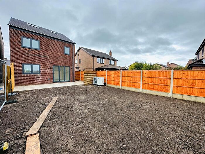 3 Bedroom Detached House For Sale In Sunnyside Farm, Thorpe Willoughby, Selby, YO8