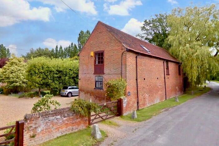2 Bedroom Barn To Rent In Drayton Beauchamp, Aylesbury, HP22