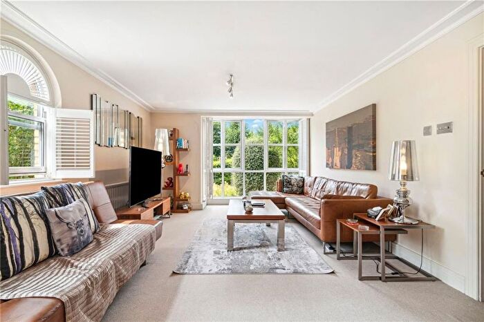 2 Bedroom Flat For Sale In Keble Place, Barnes, SW13