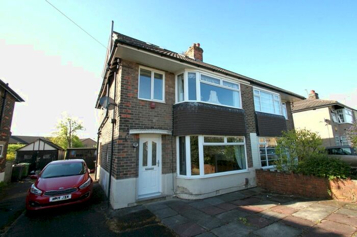 4 Bedroom Semi-Detached House To Rent In Moorland Drive, Pudsey, West Yorkshire, LS28