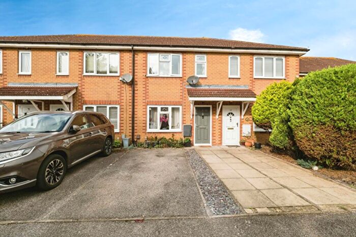 2 Bedroom Terraced House For Sale In Hammonds Close, Dagenham, Essex, RM8