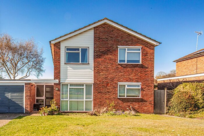 4 Bedroom Detached House For Sale In Lockstile Way, Goring On Thames, RG8