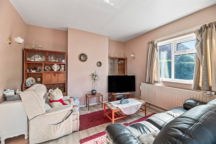 2 Bedroom Detached Bungalow For Sale In Bates Lane, Helsby, Frodsham, WA6