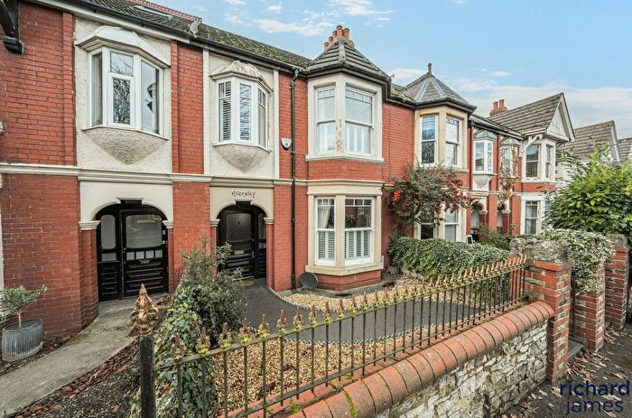 3 Bedroom Terraced House For Sale In The Mall, Old Town, Swindon, SN1