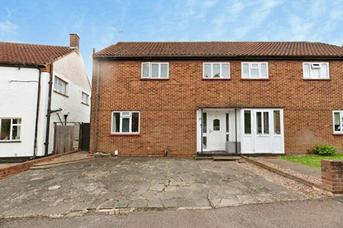 3 Bedroom Semi Detached House For Sale In Cox Lane, Chessington, Surrey, KT9