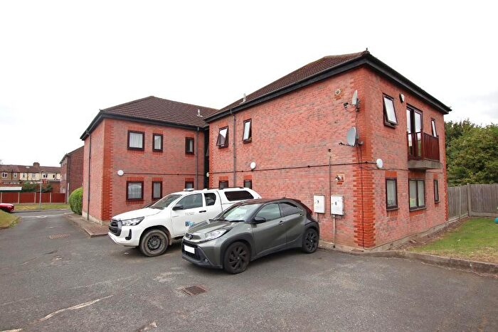 2 Bedroom Flat To Rent In Penny Close, Rainham, Essex, RM13