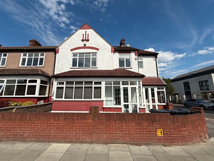 5 Bedroom End Of Terrace House To Rent In High Road, South Woodford ., E18