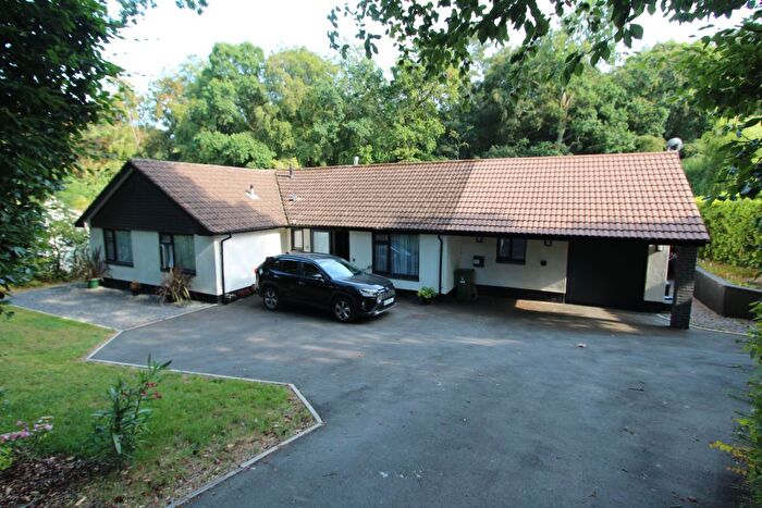 3 Bedroom Bungalow For Sale In Broadoak Close, West Hill, EX11
