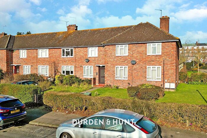 1 Bedroom Flat To Rent In Torrington Drive, Loughton, IG10