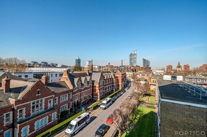 2 Bedroom Apartment For Sale In Battersea High Street, London, SW11