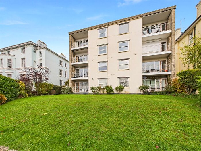 2 Bedroom Flat For Sale In East Approach Drive, Cheltenham, Gloucestershire, GL52