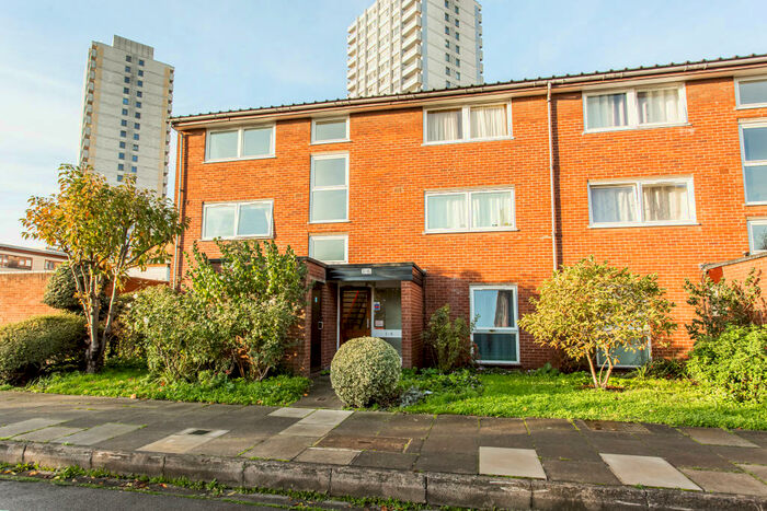 1 Bedroom Flat To Rent In Regent Square, Bow, E3