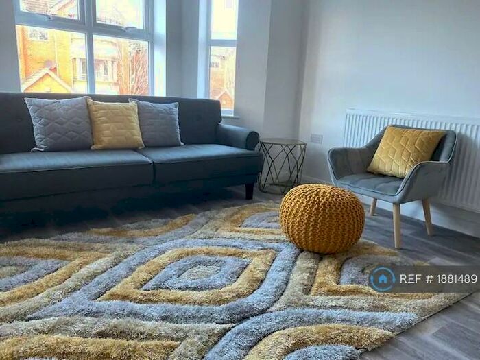 2 Bedroom Flat To Rent In Florence Road, Bournemouth, BH5