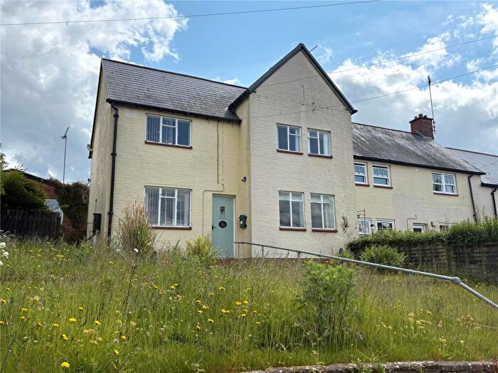 3 Bedroom Semi-Detached House For Sale In Norton Road, Daventry, Northamptonshire, NN11