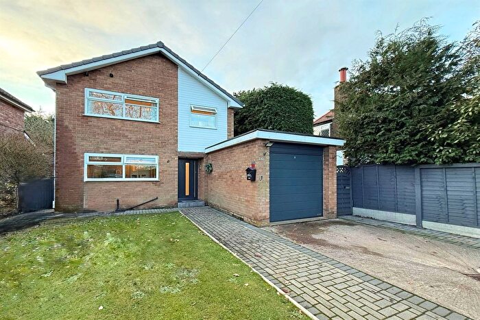 3 Bedroom Detached House For Sale In Woodlands Drive, Sale, M33