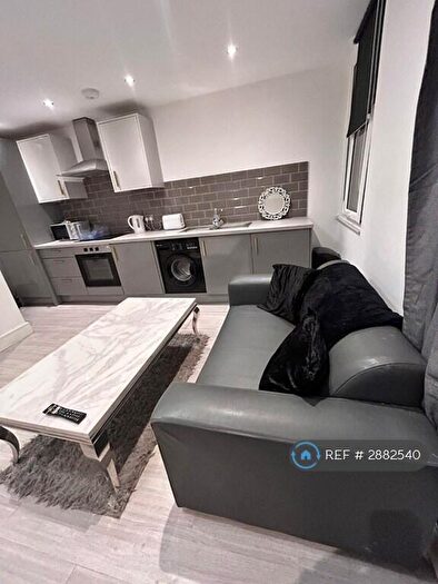 1 Bedroom Flat To Rent In Piccadilly, Bradford, BD1