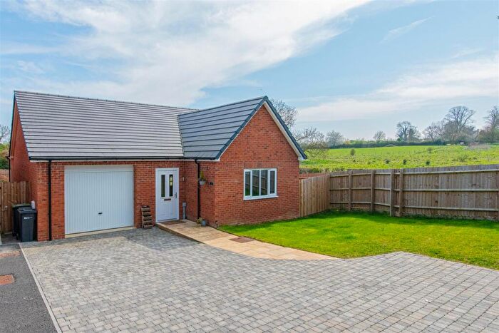 2 Bedroom Bungalow For Sale In Howards Way, Little Addington, NN14