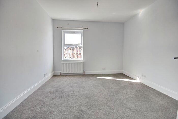2 Bedroom Flat For Sale In Percy Road, Watford, WD18