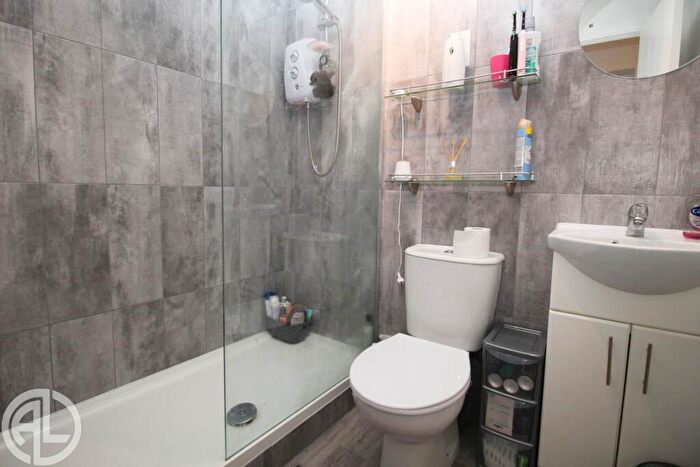 1 Bedroom Apartment For Sale In Chagny Close, Letchworth Garden City, SG6