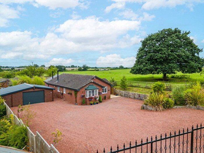 2 Bedroom Bungalow For Sale In Kidderminster Road, Cutnall Green, Droitwich, Worcestershire, WR9