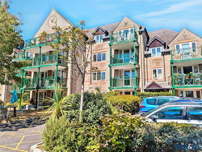 1 Bedroom Apartment For Sale In Parkstone Road, Poole, Dorset, BH15