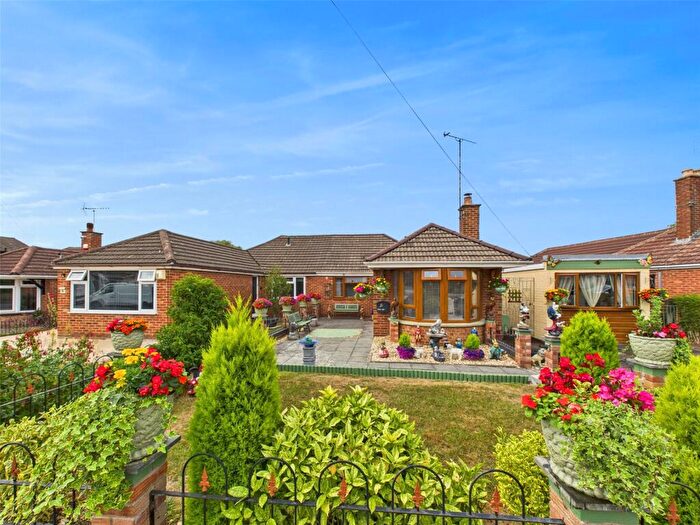 3 Bedroom Bungalow For Sale In Oxstalls Drive, Longlevens, Gloucester, Gloucestershire, GL2