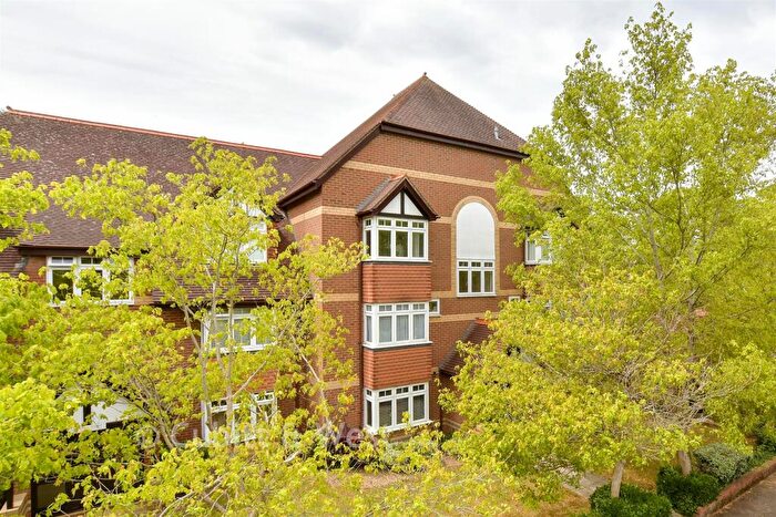 1 Bedroom Apartment For Sale In Devonshire Road, Sutton, Surrey, SM2
