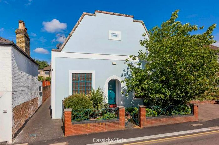 2 Bedroom Terraced House To Rent In Watsons Walk, St. Albans, AL1