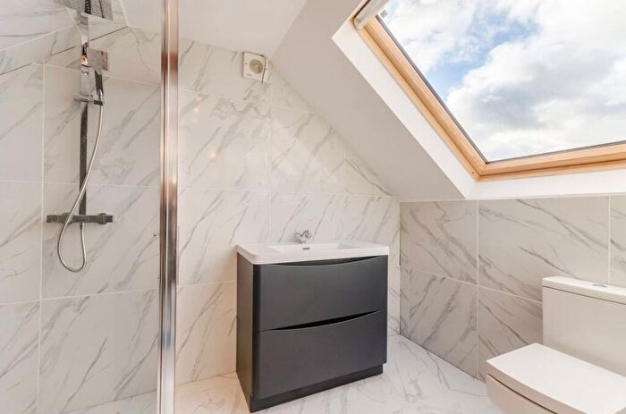 1 Bedroom Flat To Rent In Church Road, New Malden, Worcester Park, KT4