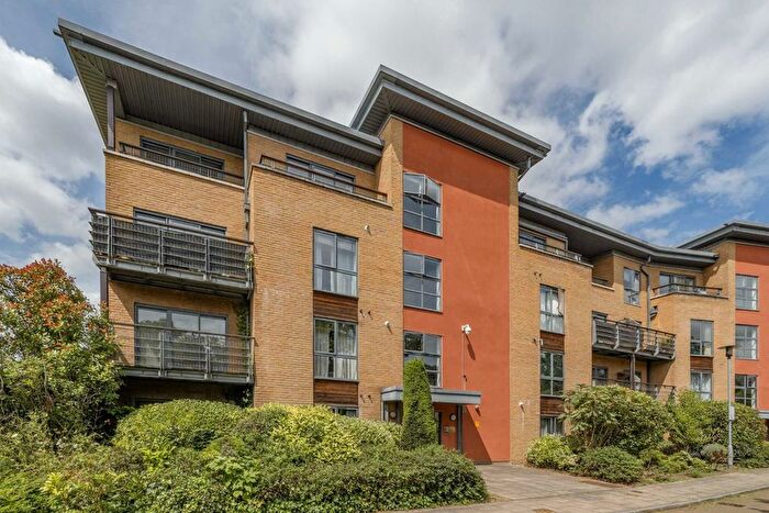 2 Bedroom Flat To Rent In Goldhawk Road, London, W6