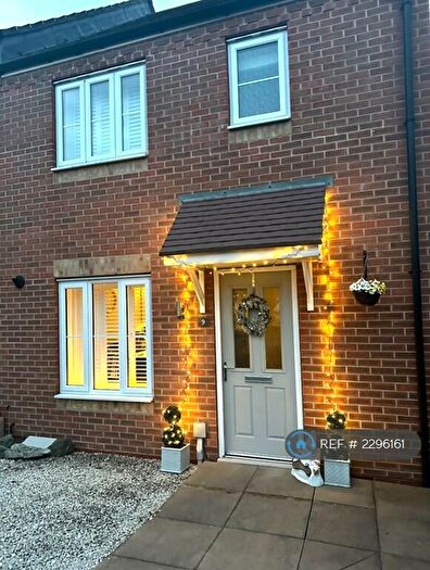 3 Bedroom Semi-Detached House To Rent In Great Row Grove, Stoke-On-Trent, ST6