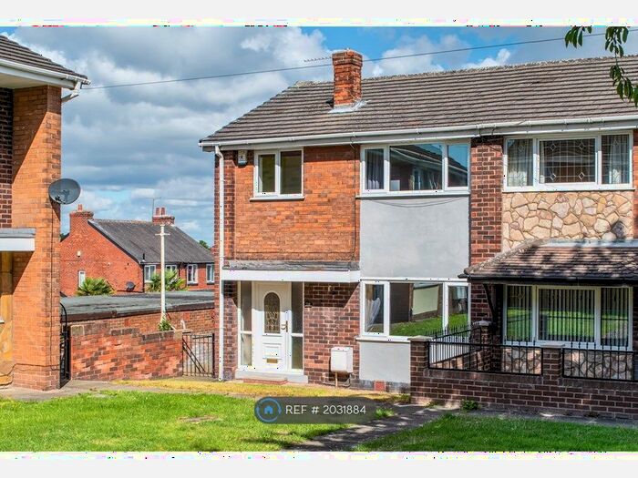 3 Bedroom Semi-Detached House To Rent In Lisheen Avenue, Castleford, WF10