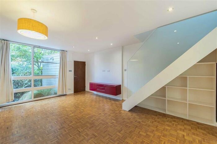 3 Bedroom Terraced House To Rent In The Lane, London, SE3