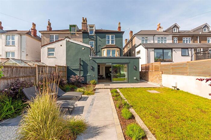 4 Bedroom Maisonette For Sale In Linden Road, Westbury Park, Bristol, BS6