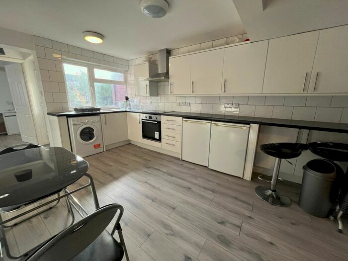 2 Bedroom Maisonette To Rent In Goring Road, Coventry, CV2