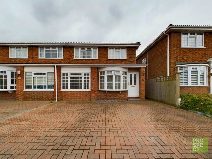 3 Bedroom End Of Terrace House To Rent In St. Marys Road, Sindlesham, Wokingham, Berkshire, RG41