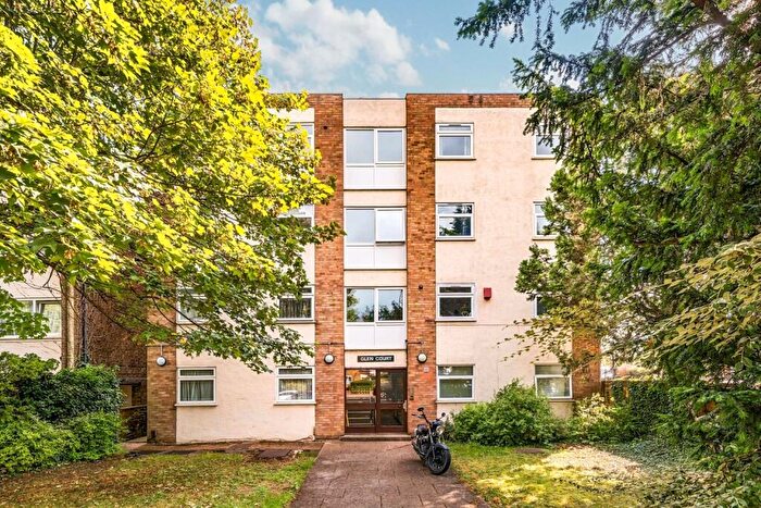 2 Bedroom Flat To Rent In Burnt Ash Hill London, SE12