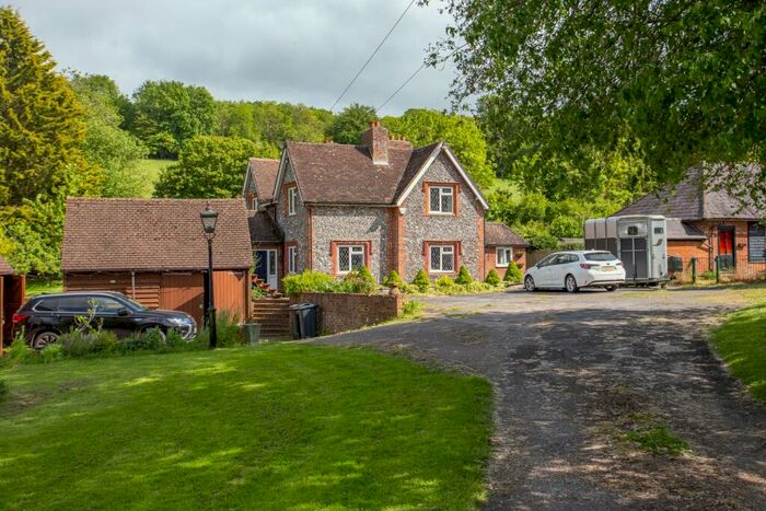 4 Bedroom Detached House For Sale In Maidstone Road, Chilham, CT4