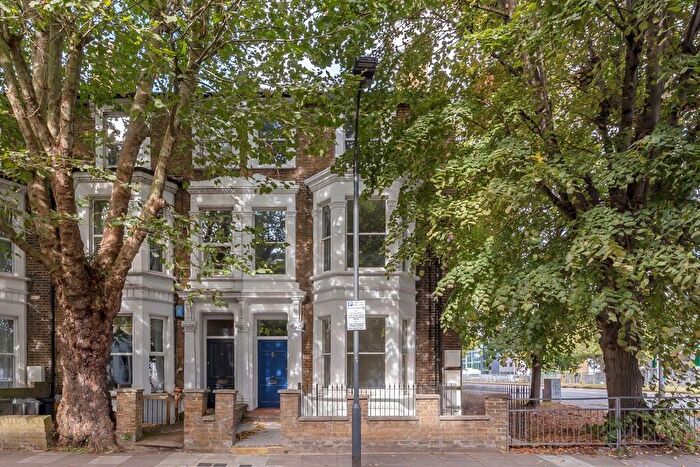 3 Bedroom Flat To Rent In Weltje Road, Hammersmith, W6