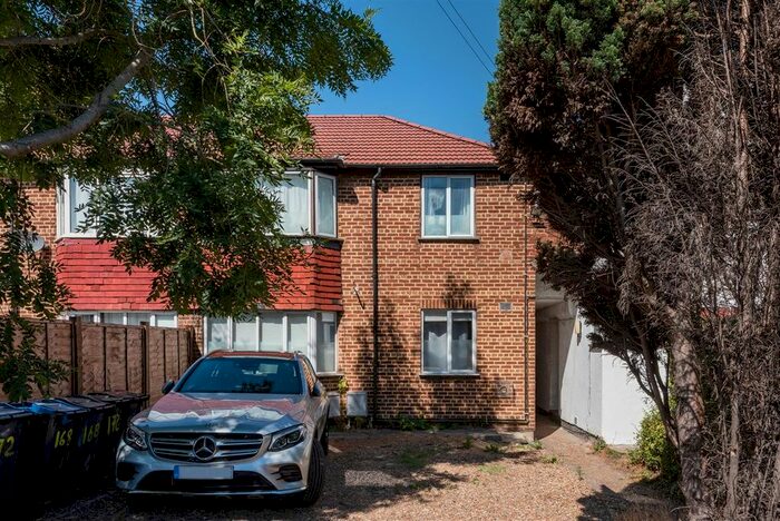 2 Bedroom Flat To Rent In Morden Road, Mitcham, CR4