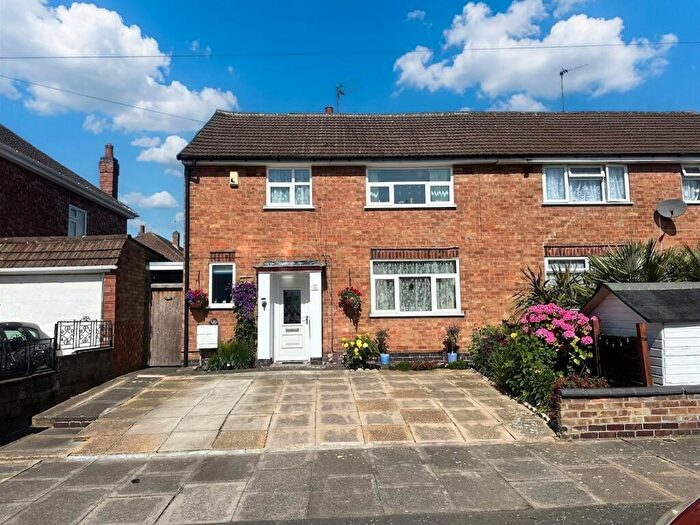 3 Bedroom Semi-Detached House For Sale In Rossett Drive, Leicester, LE4