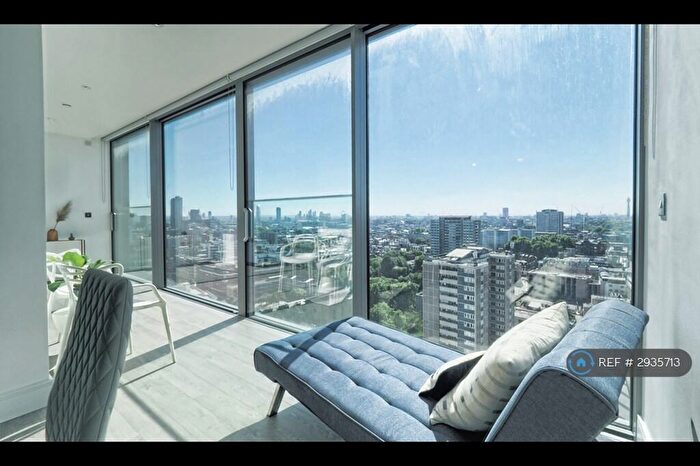 3 Bedroom Flat To Rent In Carrara Tower, London, EC1V